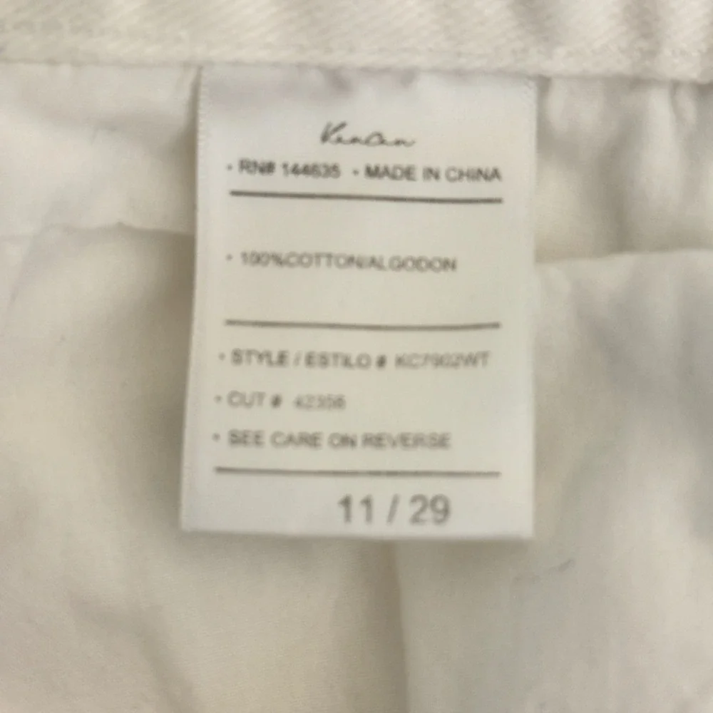 709 | Kancan Womens High Rise Distressed White‎ Straight Leg Raw Hem Jeans 11/29